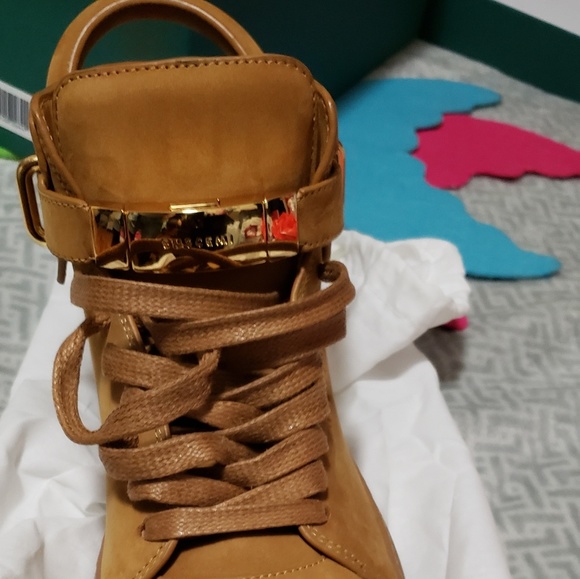 Buscemi - Picture 1 of 2